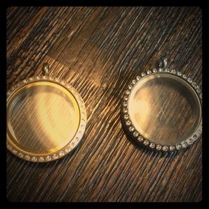 OO large lockets with stones